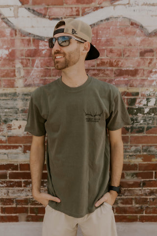 Men's Dead Shot Graghic Tee - Honey Hole Outdoors
