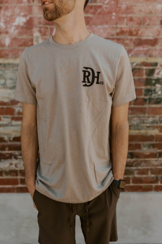 Men's Lone Stag Graphic Tee - Red Dirt Hat Co.