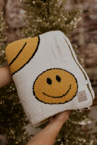 Comfy Luxe Traditional Happy Face Throw Blanket