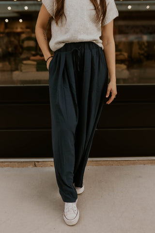 Pleated Wide Leg Pants- Navy