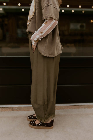 Delicate Details Pants- Olive