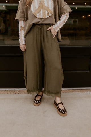 Delicate Details Pants- Olive