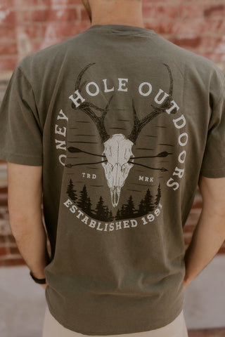 Men's Dead Shot Graghic Tee - Honey Hole Outdoors